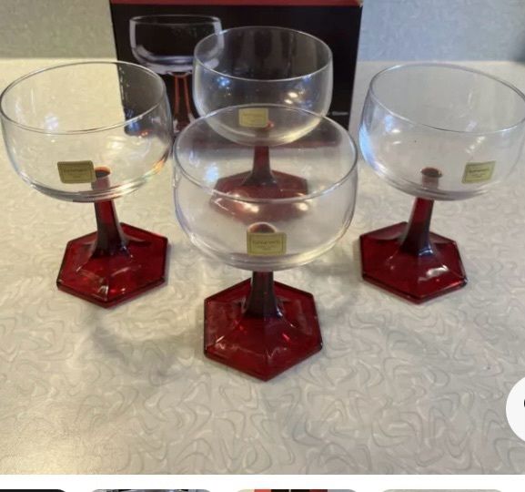 A bundle of Vintage Retro Luminarc Arcoroc Made in France Mid Century Cobalt Stemmed Wine Glasses ( 6 )