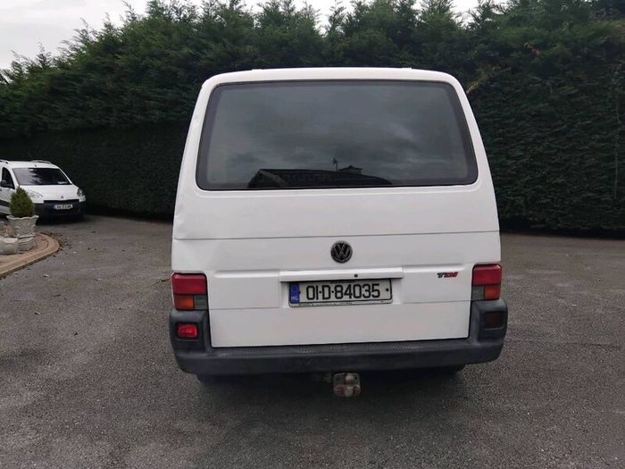 VolkswagenTransporterLWB 2.5 TDI 6mounts tax 6cvrt
