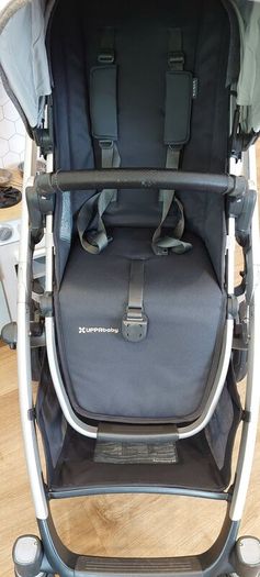UPPAbaby Vista V2 Travel System Bundle (+Ergobaby 360, BuggyBoard & Changing Bag)
