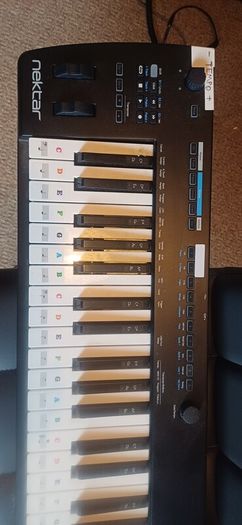 Nektar Impact GXP61 midi keyboard