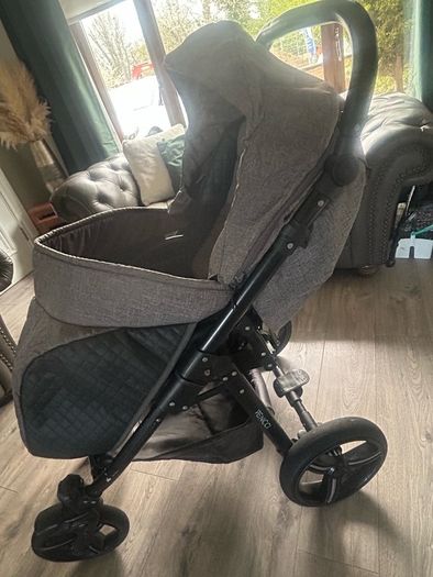 Venicci Travel System