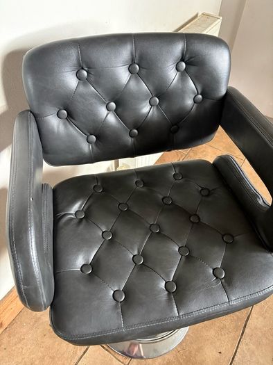 bar stool