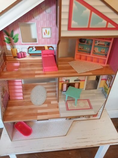 Dolls House (Wooden)