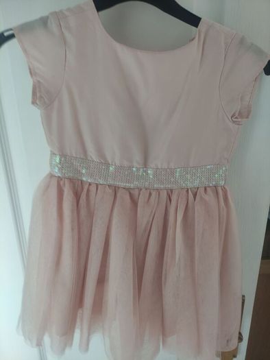 3 beautiful dresses size 104cm