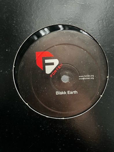 10e each Techno 12" vinyl