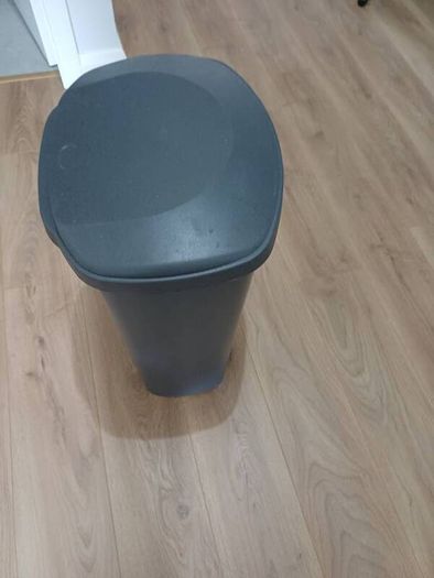 Peddle garbage / dust/ litter bin