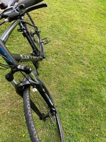 Hybrid Bike Carrera
