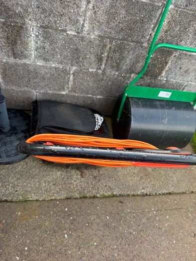 Black & Decker 600W Lawn Raker