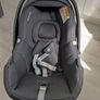 Maxi Cosi CabrioFix i-Size car seat and ISOFIX base for sale Image 3