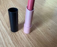 Essence Perfect Shine Lipstick