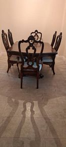 Dining room Table