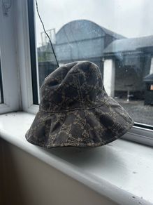 Celine hat
