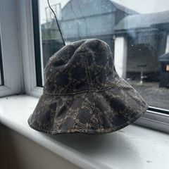 Celine hat