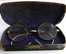 Vintage Antique Round Eye Glasses in original case