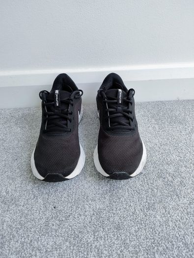 Woman's Nike Revolutuon Runners