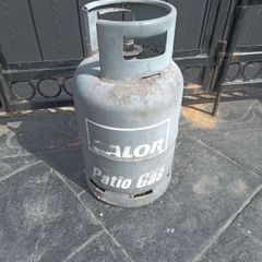 Patio gas bottle (full)