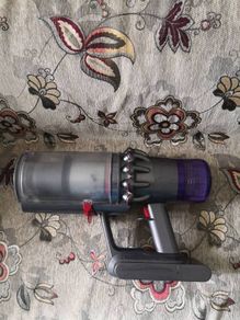 Dyson V11