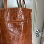 Mid sized genuine leather tote in cognac Image 2