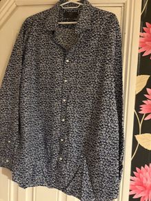 Mens shirt size Large