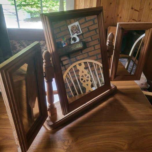 Dressing table/ Vanity mirror