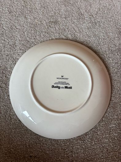 Vintage Wedgwood 2004 Calendar Decorative Plate