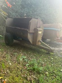 Dung spreader