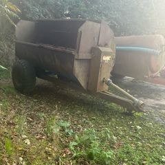 Dung spreader