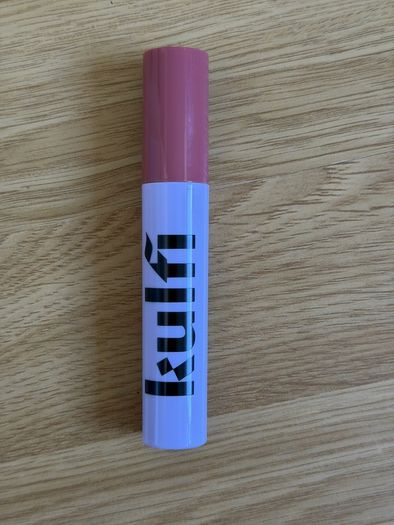 Kulfi Lassi Lip Staining Lip Oil in Rose