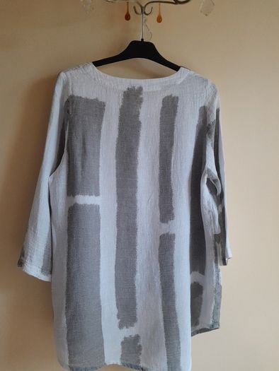 Q'neel White with grey top  90% Linen.New