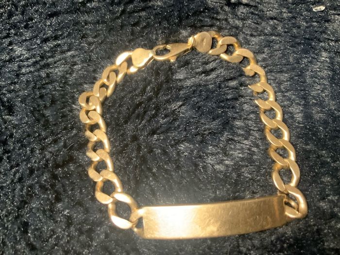 gold bracelet
