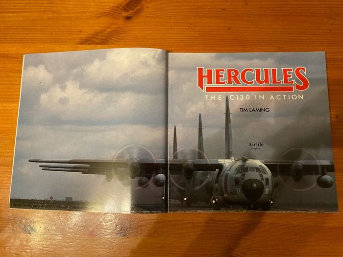 Military aircraft book:'Hercules.The C130 In Service'