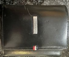 Tommy Hilfiger small wallet