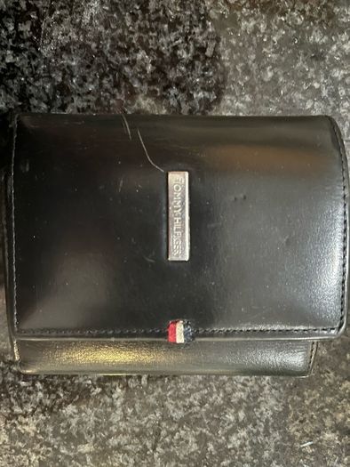 Tommy Hilfiger small wallet