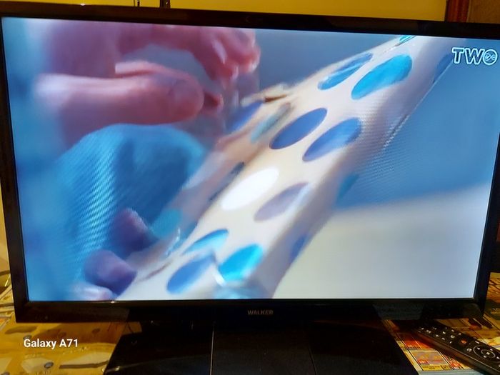 Walker 32 inch TV, Saorview, not smart, comes with remote control, Excellent condition