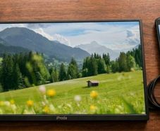 18.5 Portable Monitor(one left) - ultra thin- price firm - brand new