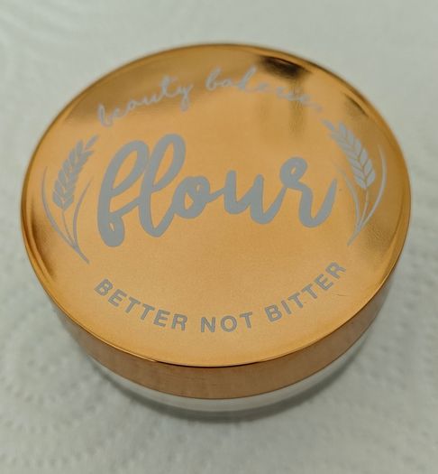 Beauty bakery setting powder