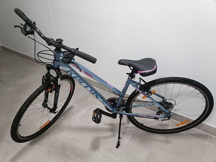 ladies bike Kelly's in mint condition.