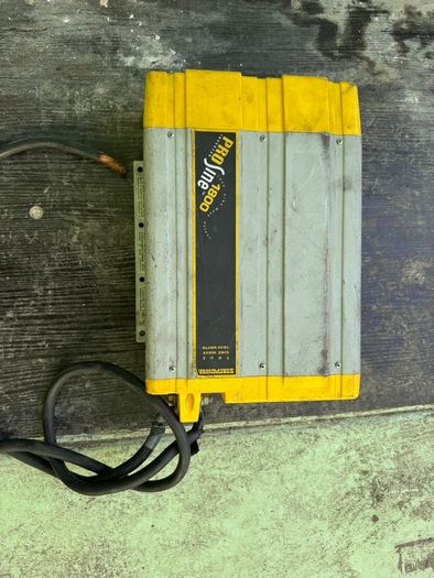 Heavy-duty Statpower PROsine 1800 True Sine Wave Inverter