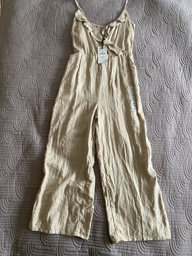 BNWT Stradivarius Dungarees - Size M