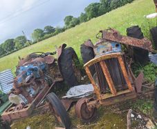 2 fordson major tractors non runners