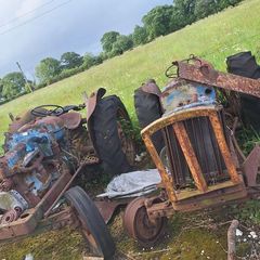 2 fordson major tractors non runners