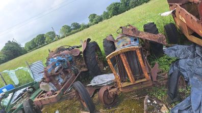 2 fordson major tractors non runners