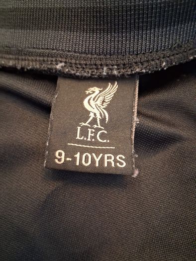 Liverpool Football Club Quarter Zip Top. Youth Age 9 To 10 Years. Official LFC Merch. Collect In Dublin Or Receive Via Post.