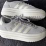 Adidas runners Image 3