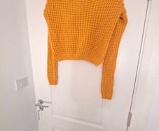 yellow jumper