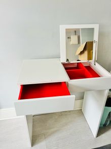 dressing table