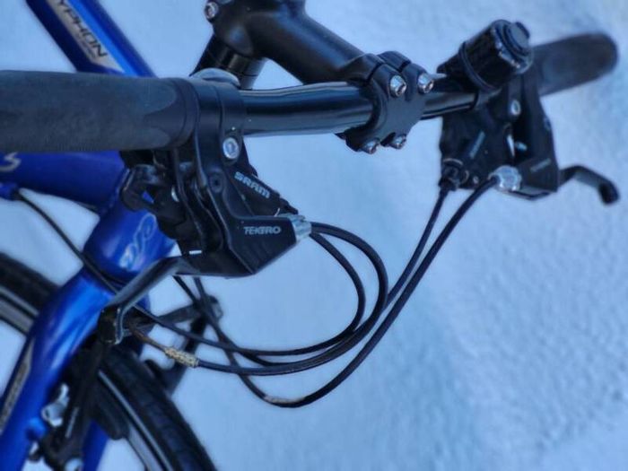 Carerra Gryphon Flatbar Road Bike In Excellent Condition. No Offers