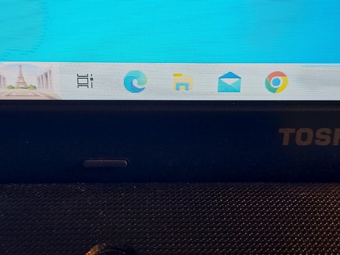 Toshiba Satellite C660-18C, Intel Celeron CPU 925, 2.3GHz, 4GB Ram, 255GB HDD, Windows 10, Microsoft Edge, Chrome and VLC