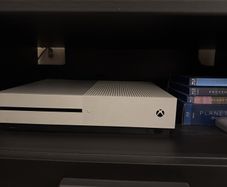 Xbox One S 500GB White - CONSOLE ONLY (No Controller)