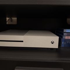 Xbox One S 500GB White - CONSOLE ONLY (No Controller)